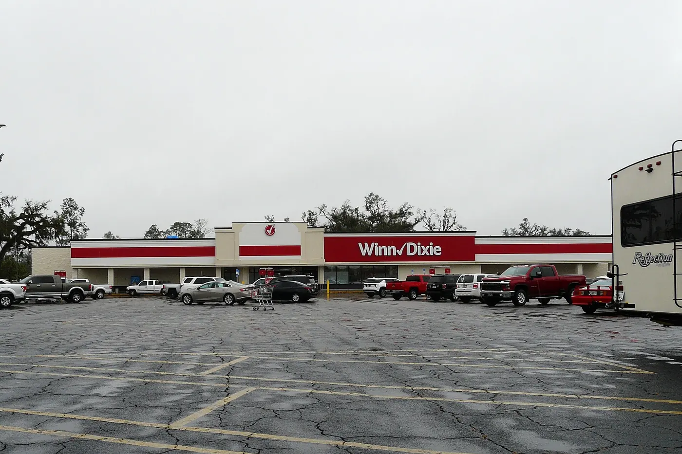 A Winn-Dixie supermarket storefront