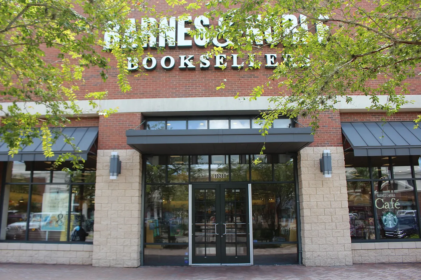 Storefronts and restaurants at St. Johns Town Center in Jacksonville